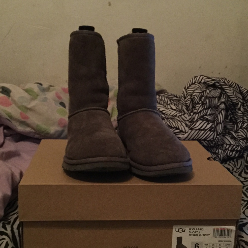 Grey uggs