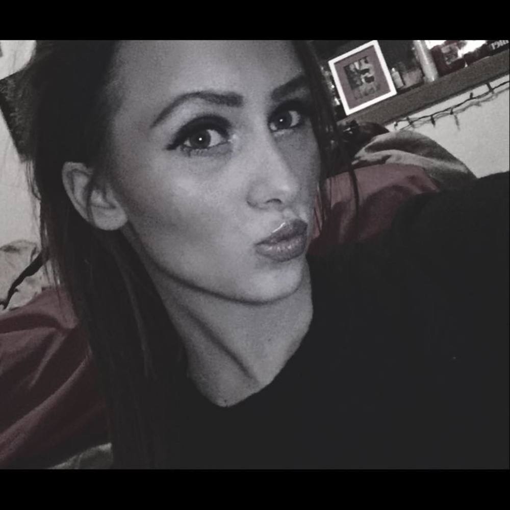 Meet your Posher, Chloe