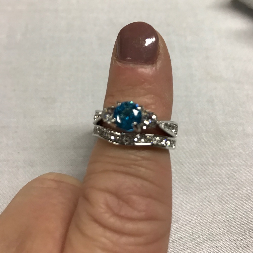 Gorgeous size 6 ring