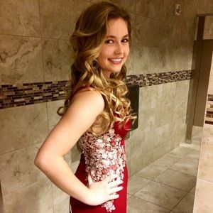 Meet your Posher, Mia