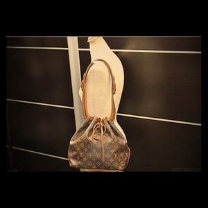 Authentic Louis Vuitton Monogram Petit Noe bag Authentic Louis Vuitton Monogram Petit Noe bag