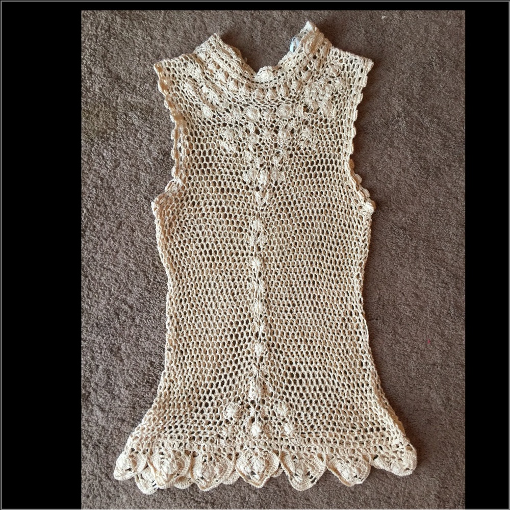 Banana Republic crocheted top