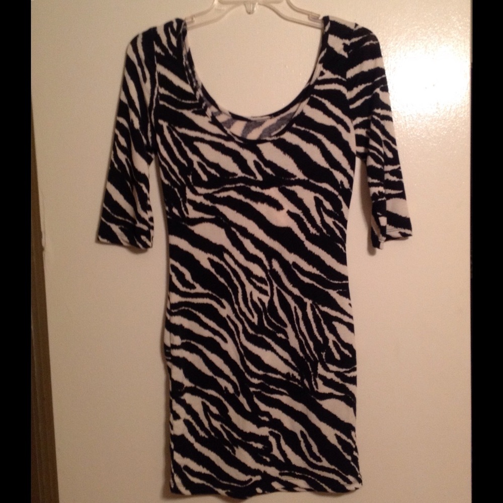 Sexy Black/white stretch body con mini Size M