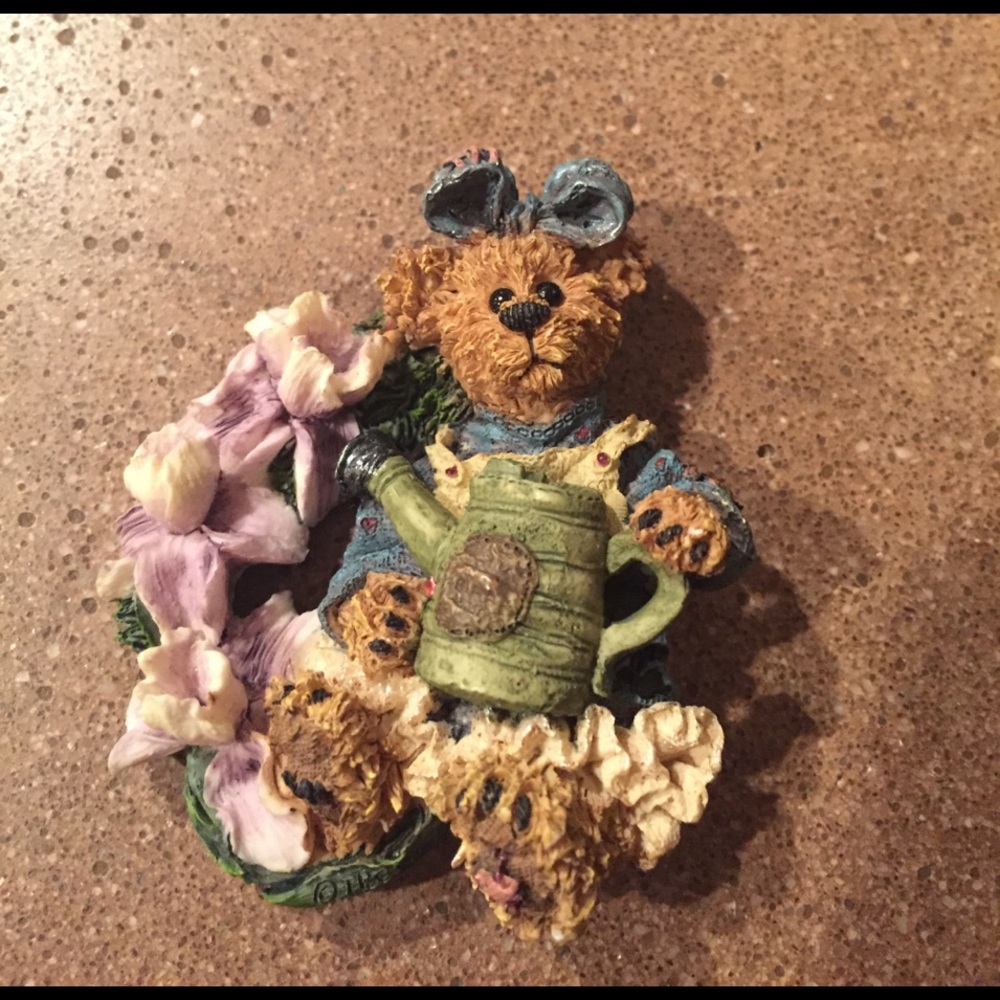 Garden bear pin