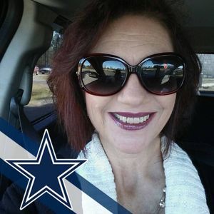 Meet your Posher, Connie