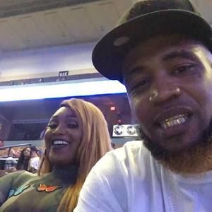 Meet your Posher, Dee