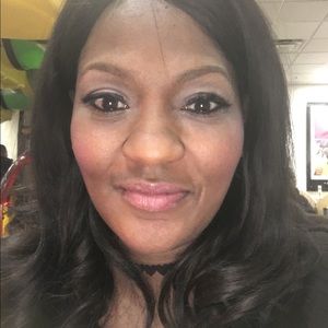 Meet your Posher, Yolanda