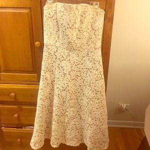 Carmen Marc Valvo signature lace dress