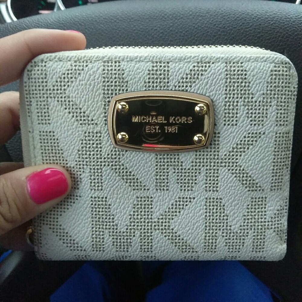 SOLD !!!! MK signature small wallet