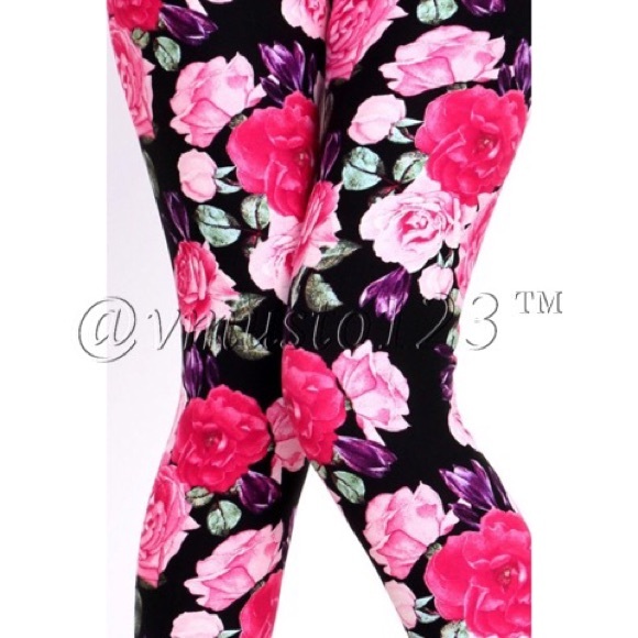 📍CLEARANCE 📍MEGA SOFT Brushed Floral Leggings - Picture 3 of 8