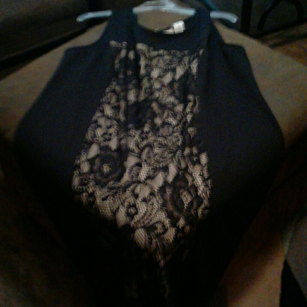 Avon lace centered blk dress