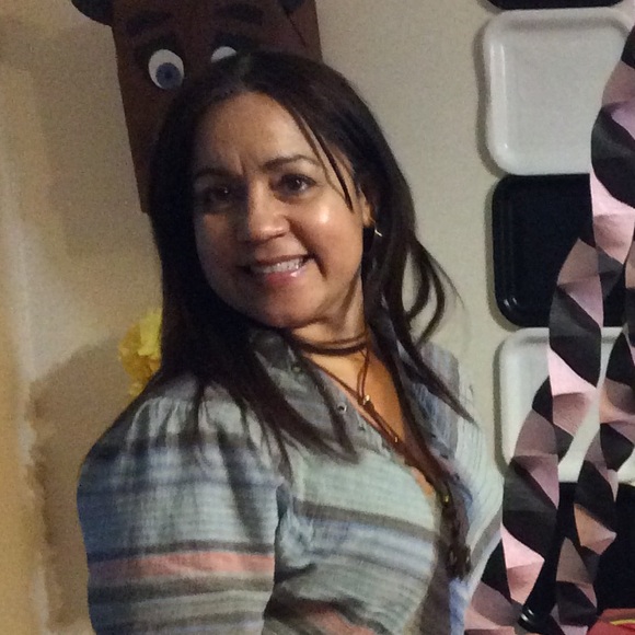 Meet your Posher, Aida - Picture 1 of 1