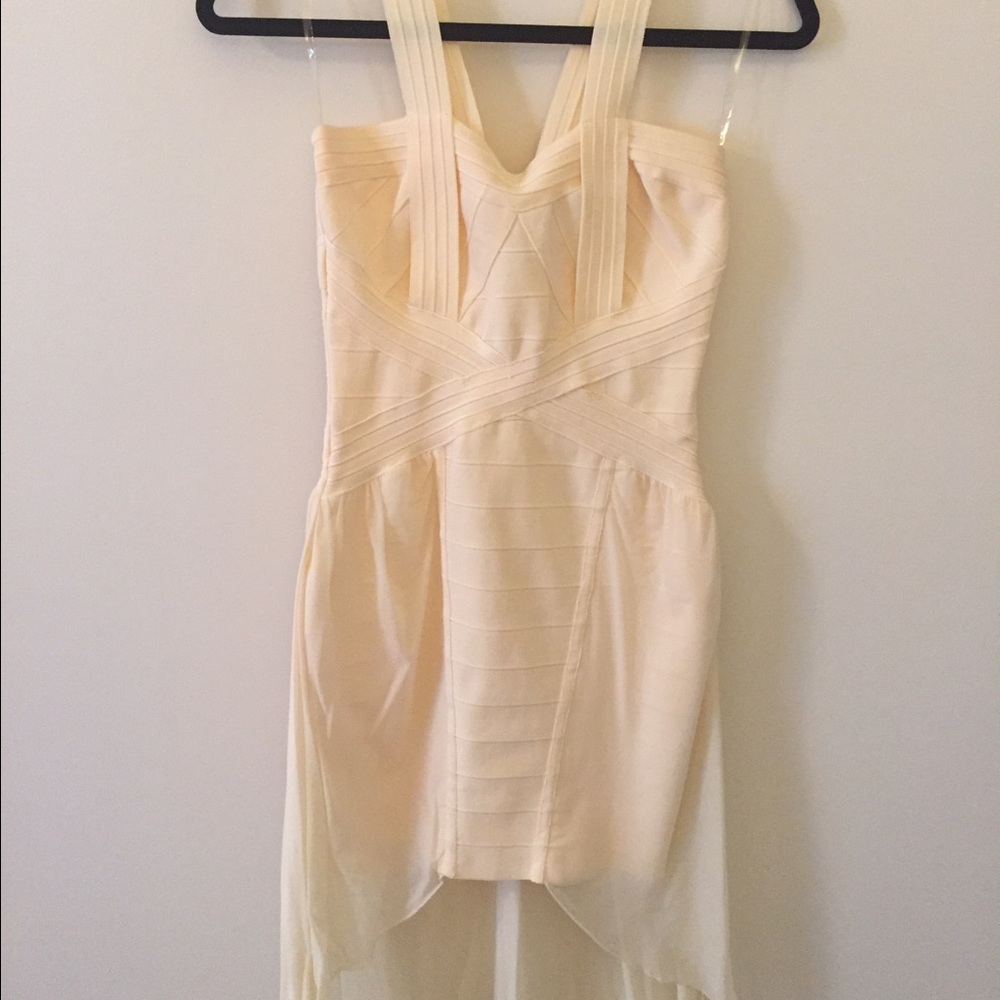 ❌SOLD❌Light Yellow high/low Bodycon Dress - Picture 1 of 3