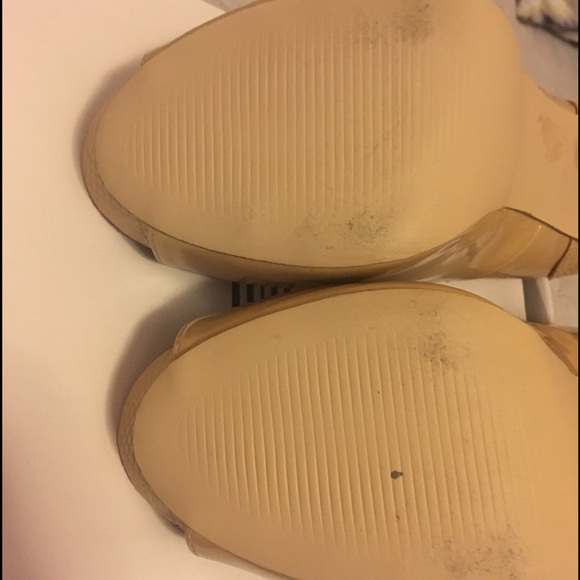 Nude Peep Toe Patent Heels with Snake Skin heel - Picture 3 of 4