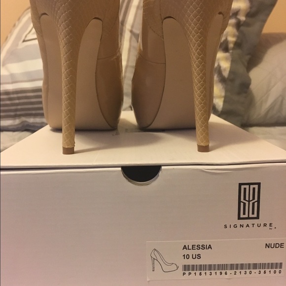 Nude Peep Toe Patent Heels with Snake Skin heel - Picture 4 of 4