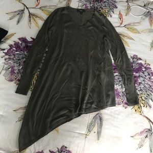 ⭐️ NEVER WORN ⭐️  SIZE M mossimo asymmetric tunic