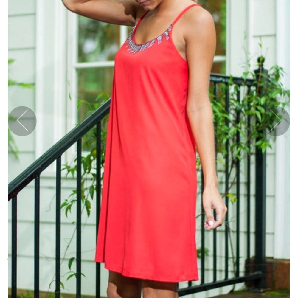✨SALE✨Mint Julep Red Leaf beaded top dress