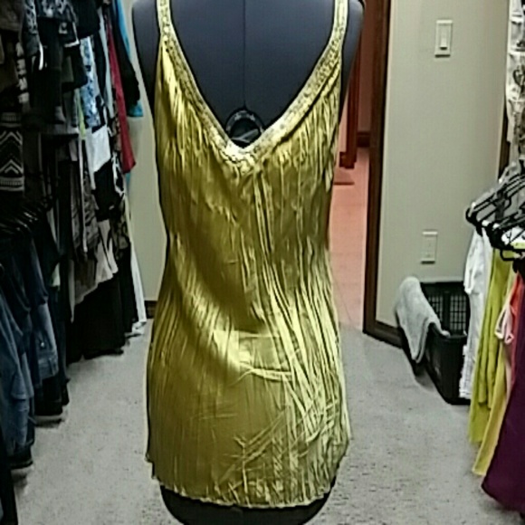 Top - Picture 3 of 4