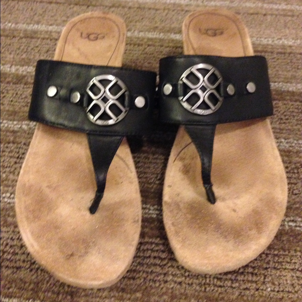 ⛔️REDUCED⛔️ UGG Thong Sandals