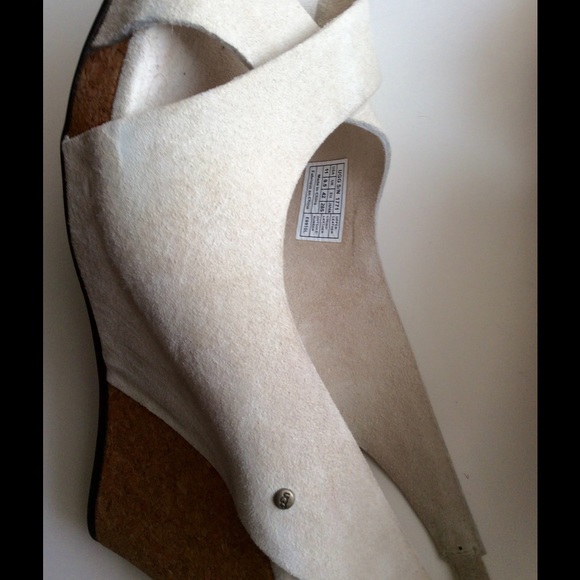 UGG Suede Wedge Sandals Orig. $125 - Picture 3 of 4