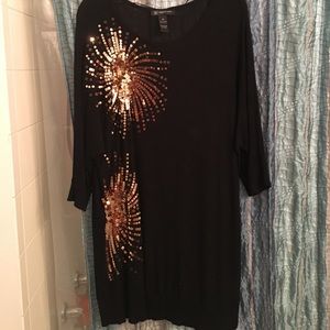 Black 3/4 sleeve tunic with gold sequin