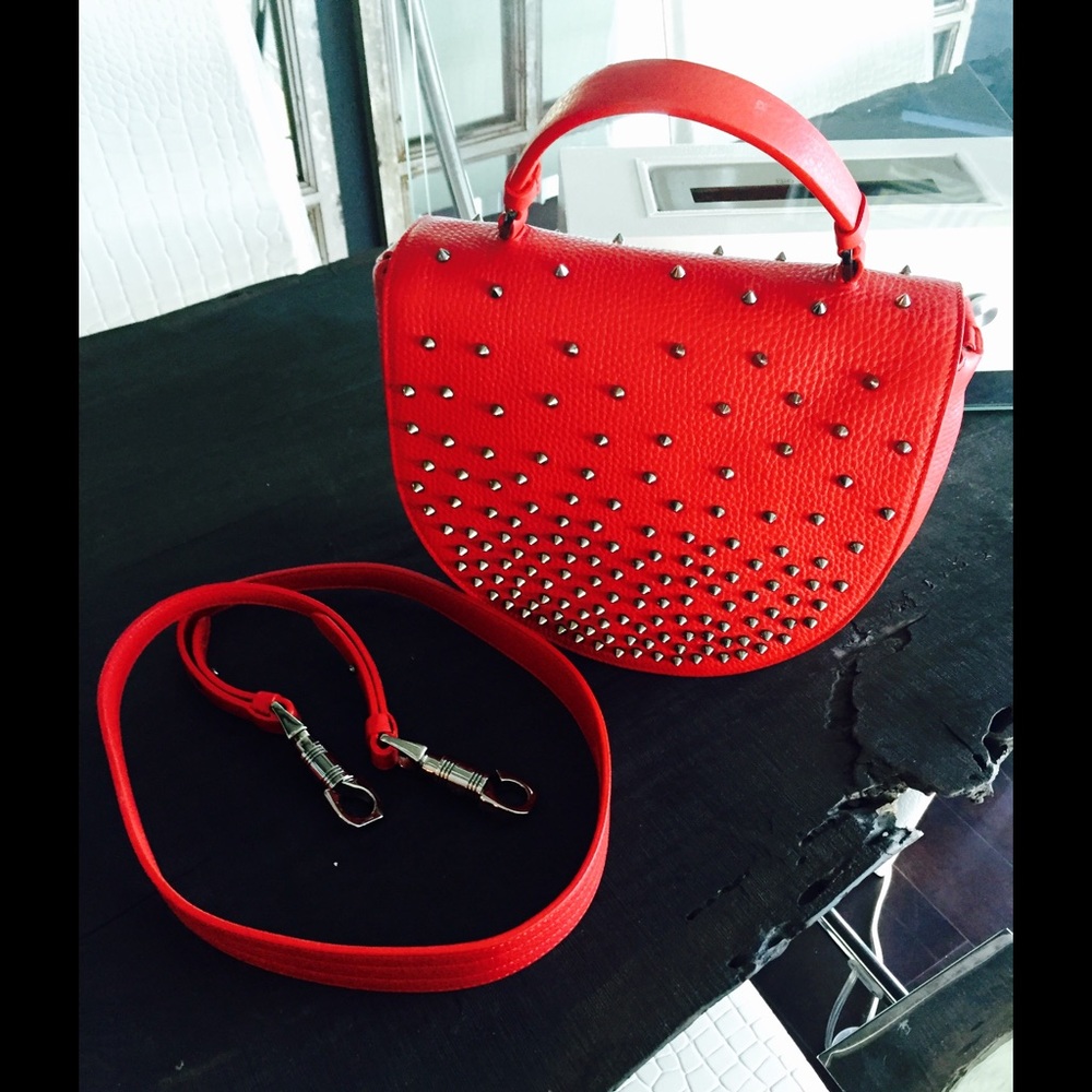 New CHRISTIAN LOUBOUTIN Pebbled Calfskin Messenger