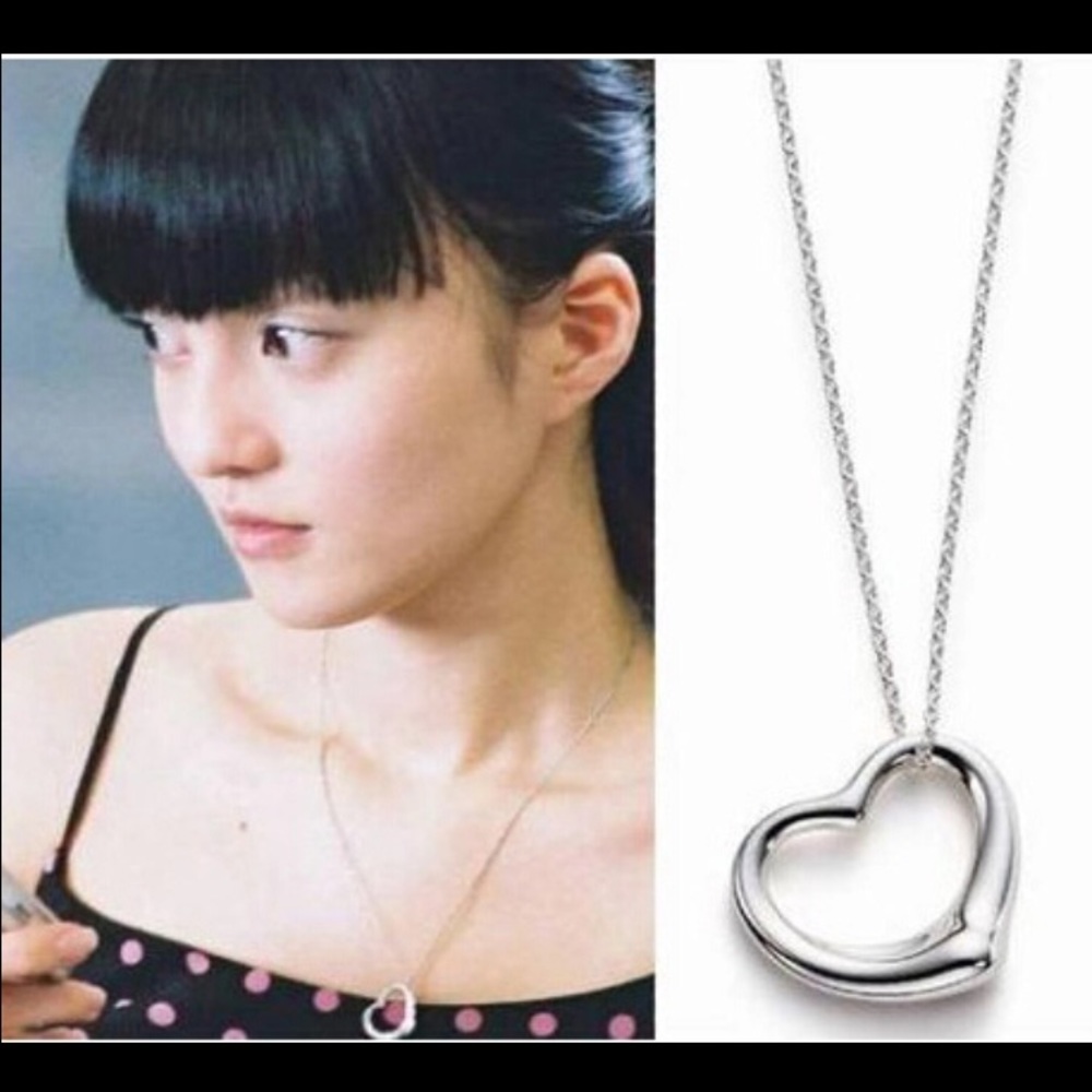 Silver Hanging Heart Necklace ❤️ - Picture 3 of 3
