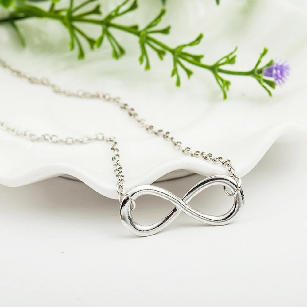 ☀️ Back Again! 🎉 HP! 🎉 Silver Infinity Necklace