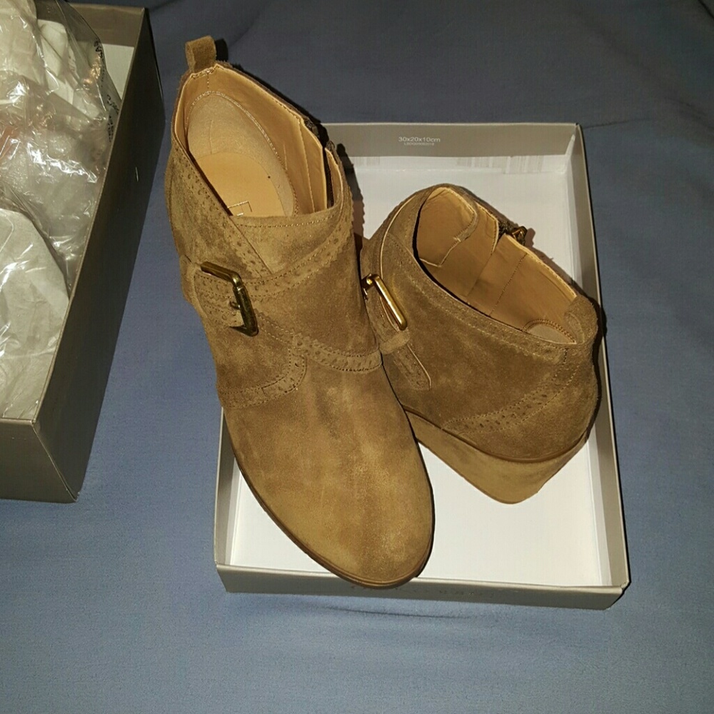 FRANCO SARTO Brand New never worn cute booties