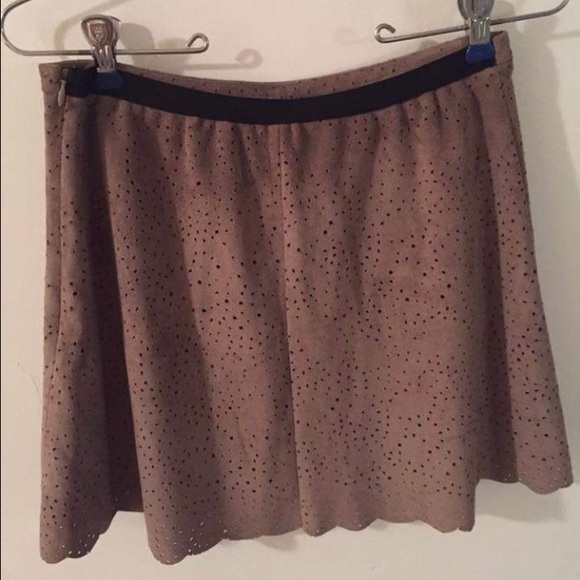 Bcbgmazazria xs suede skirt - Picture 3 of 3