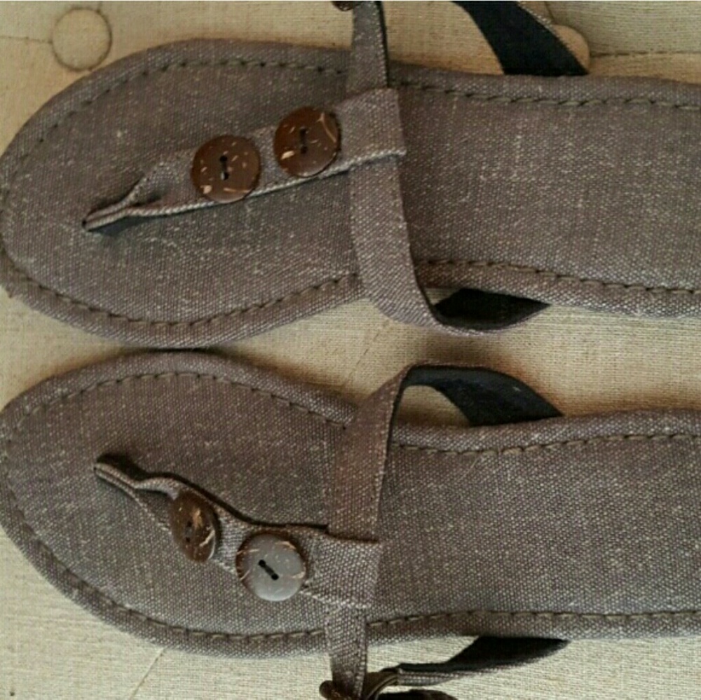 Sanuk flip flops brown denim