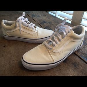 White vans classic sneakers