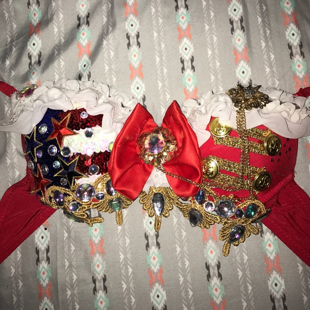 Electric laundry rave bra