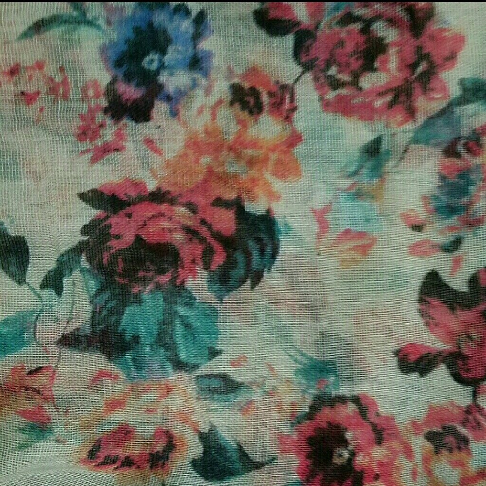 Bundle of 3 infinity scarves! Perfect for spring! - Picture 2 of 6