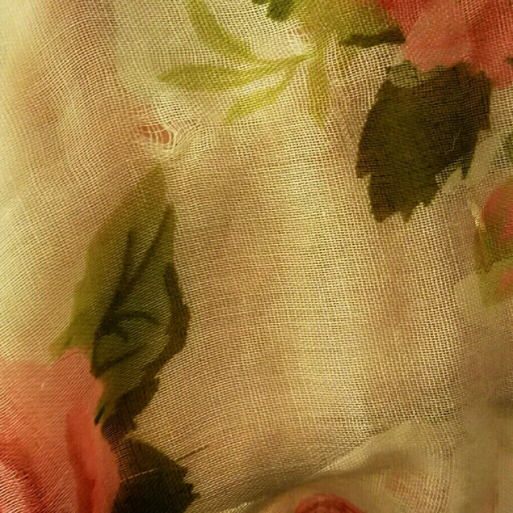 Bundle of 3 infinity scarves! Perfect for spring! - Picture 6 of 6