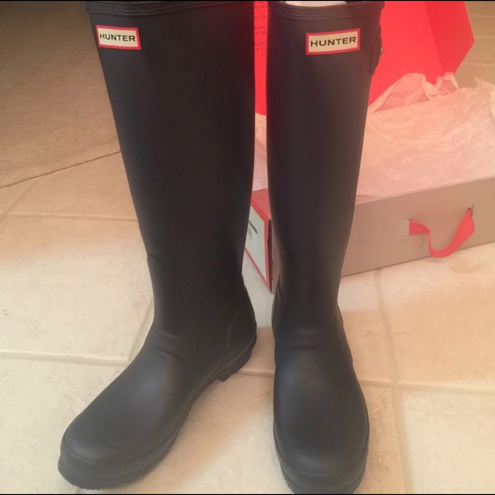 Women's navy hunter boots