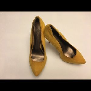 Wild Diva gold heels