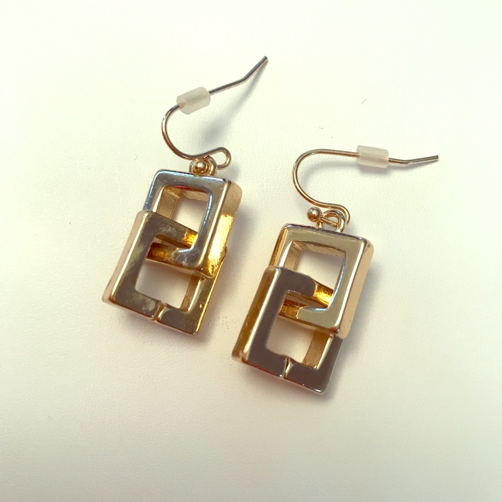 NEW! Super Cute Square Dangle Earrings