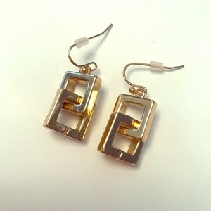 NEW! Super Cute Square Dangle Earrings