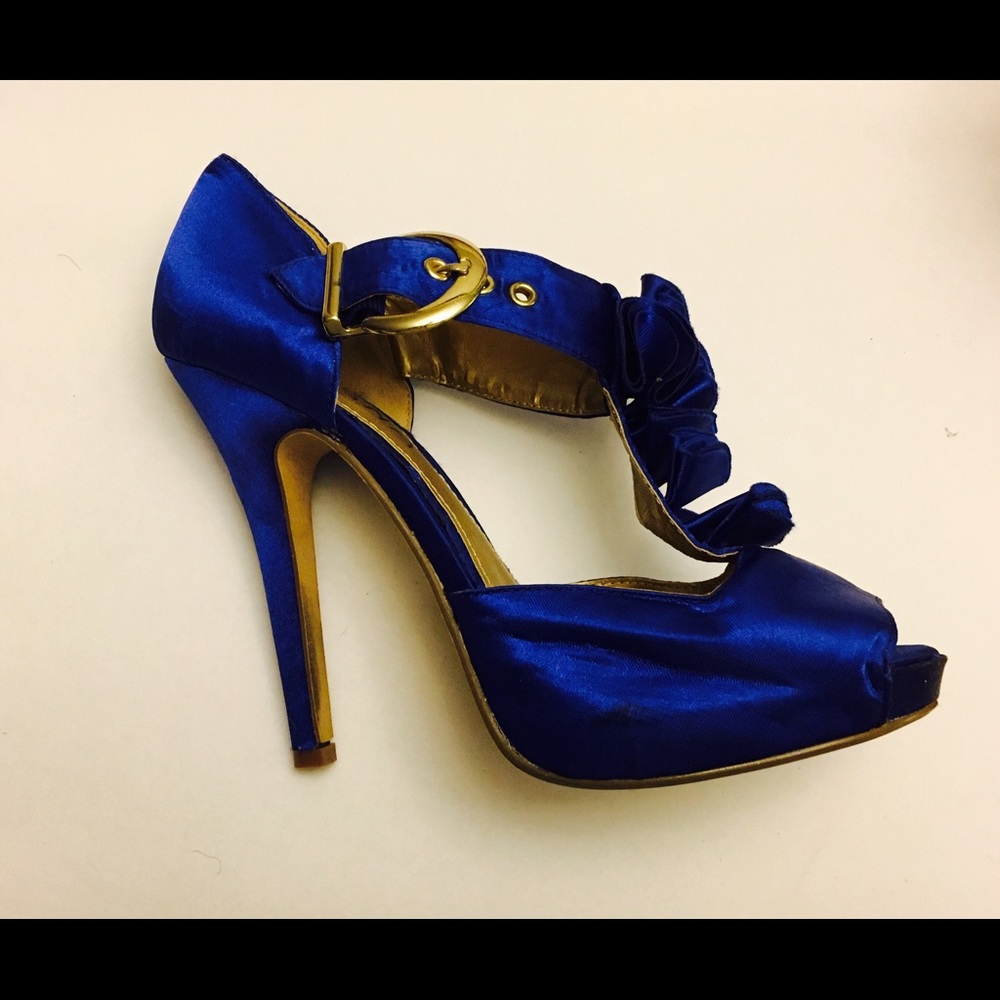 Liliana navy blue heels
