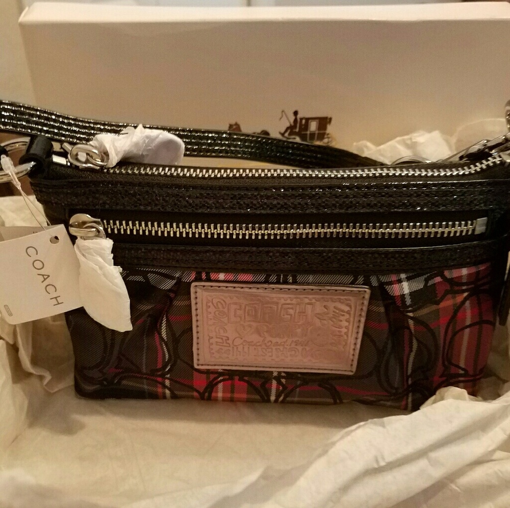 NWT Coach Poppy Tartan Demi Clutch in box