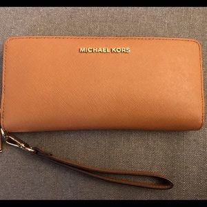 Michael kors wallet