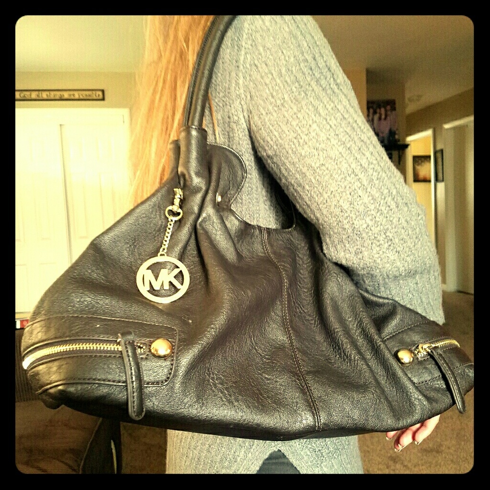 *****SOLD***** Mk oversized hobo-like purse