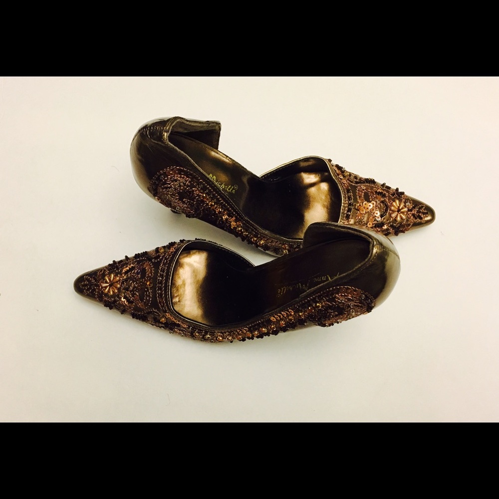 Anne Michelle brown heels