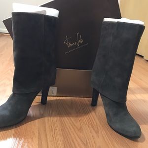 Franco Sarto size 7.5 gray suede boots