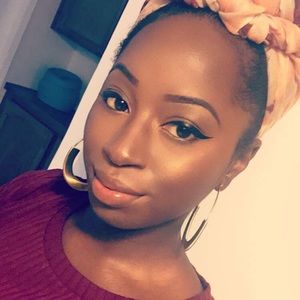 Meet your Posher, Busola