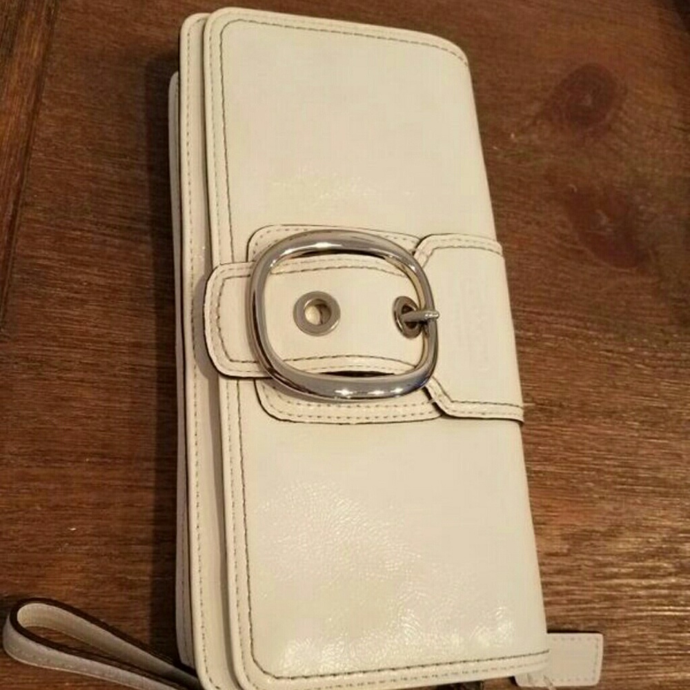 NWT Coach White Clutch