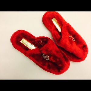 MK red slippers