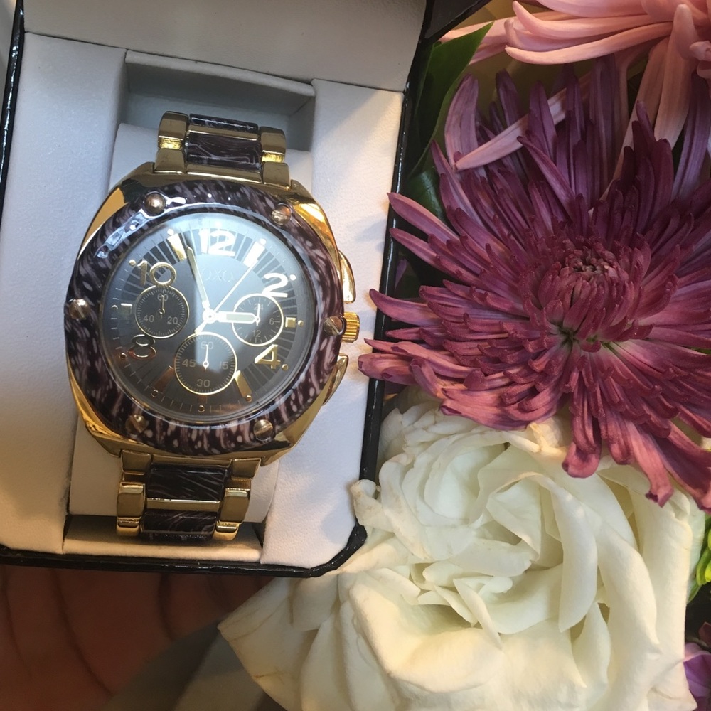 🌟Closet Grand Opening Free Gift🌟XOXO Gold Watch