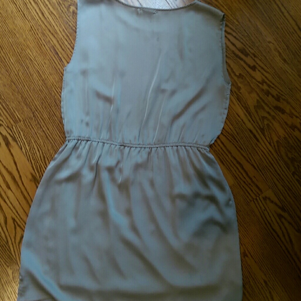 Dress - Picture 3 of 4